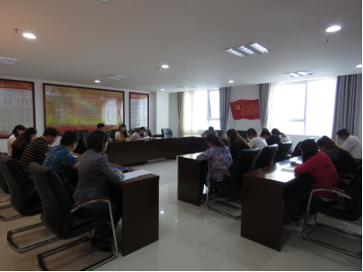 領(lǐng)會(huì)精神實(shí)質(zhì)，迅速掀起學(xué)習(xí)宣傳貫徹團(tuán)的十八大精神熱潮